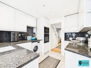 Kitchen- click for photo gallery